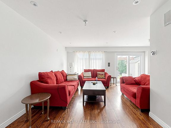 5th image of 922 Stainton Dr