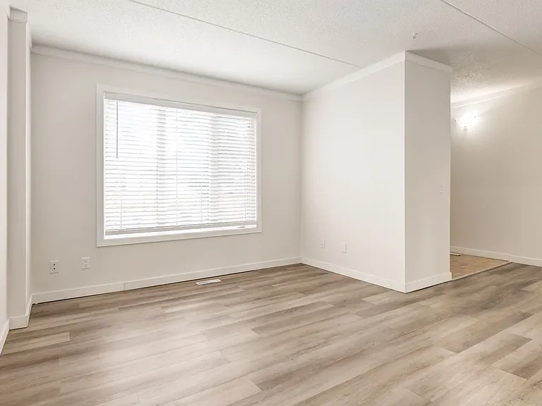 739 Bracewood Dr SW — Photo 4