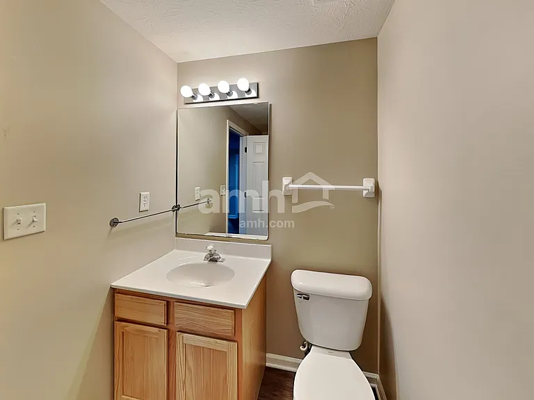 300 Water Ridge Ct — Photo 16