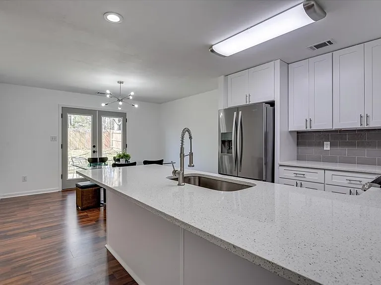482 Connemara Trl — Photo 5