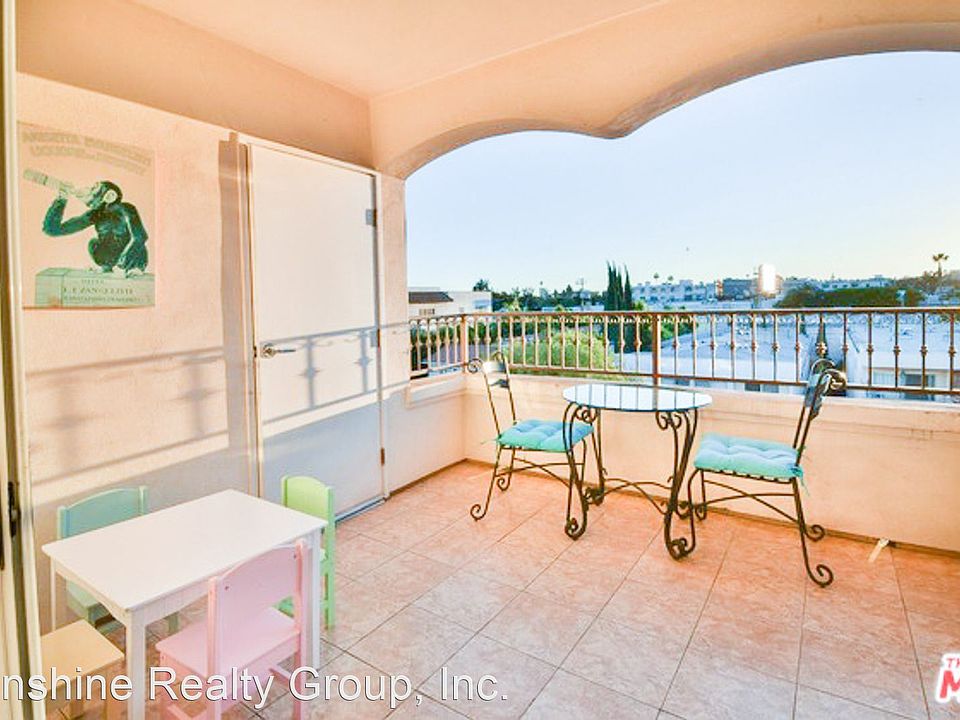 1st image of 1828 Glendon Ave Penthouse 3