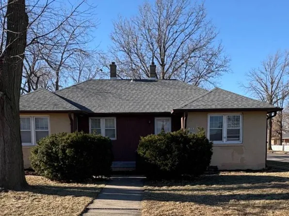 1131-1133 N Bellevue Ave, Hastings, NE 68901