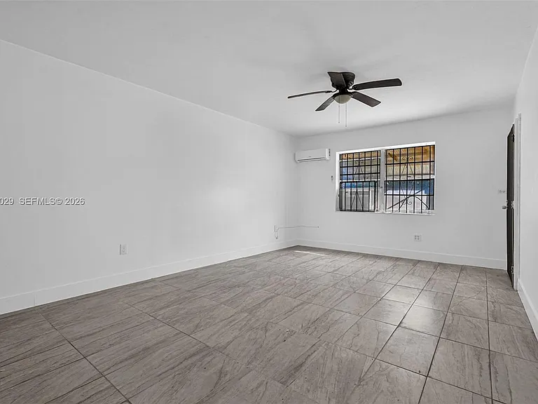 14600 NE 14th Ave #1 — Photo 15