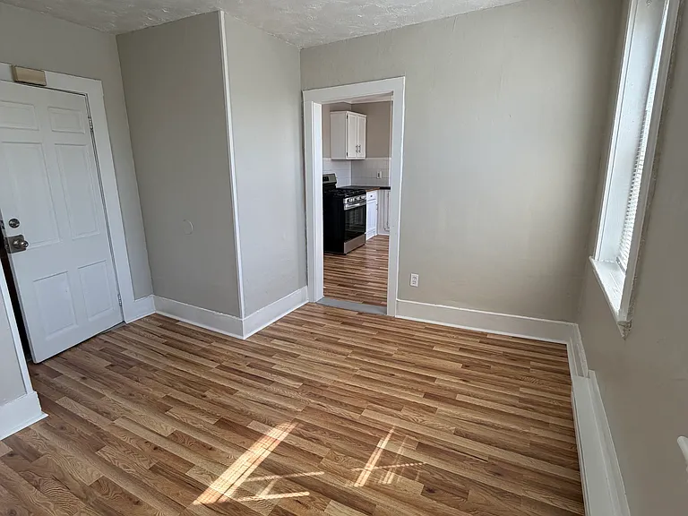 1076 Washington St #7 — Photo 7