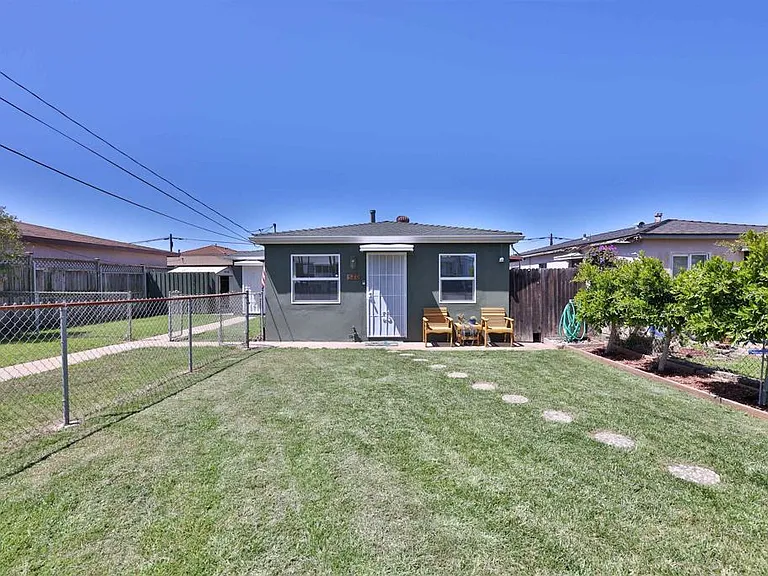 520 Delaware St — Photo 31