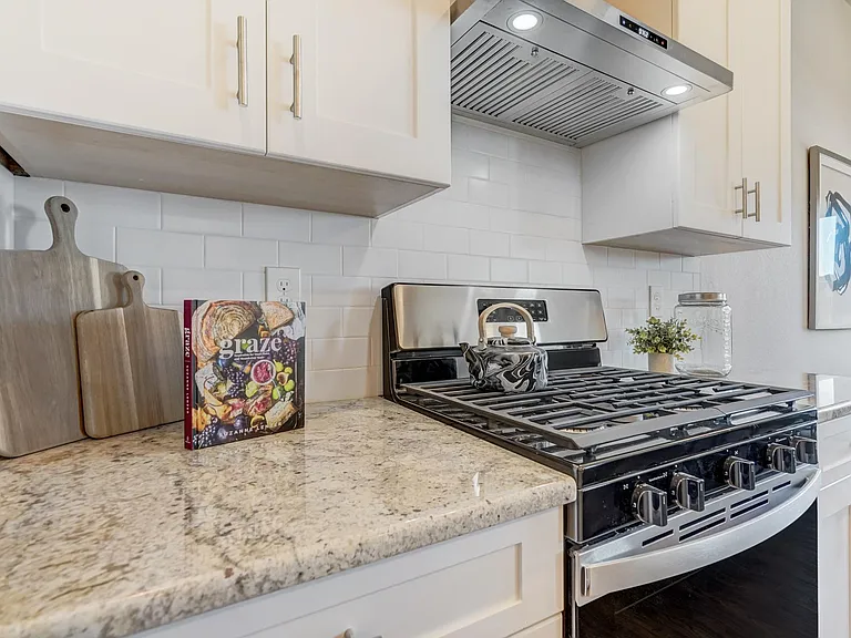 5843 Villa Lorenzo Dr — Photo 10