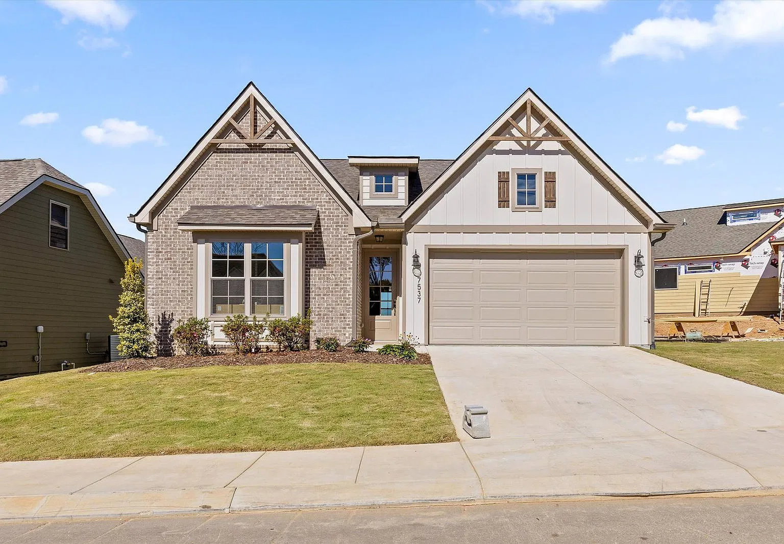 4 bed, 3.0 bath, 2350 sqft, $2,895 — Photo 1