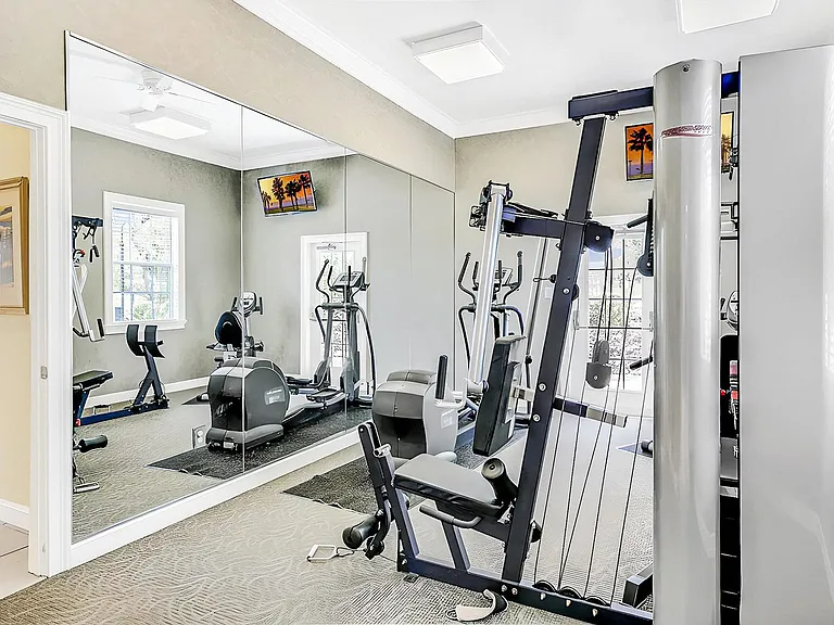 Nantucket Cove Apartments — Photo 9