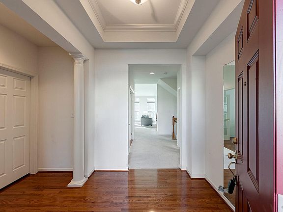 4th image of 434 Caledonia Way