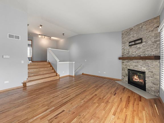 4th image of 8227 W Auburn Ln