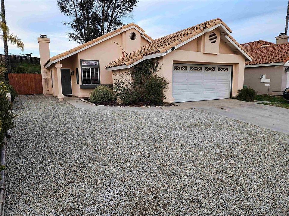 1st image of 39599 Del Val Dr