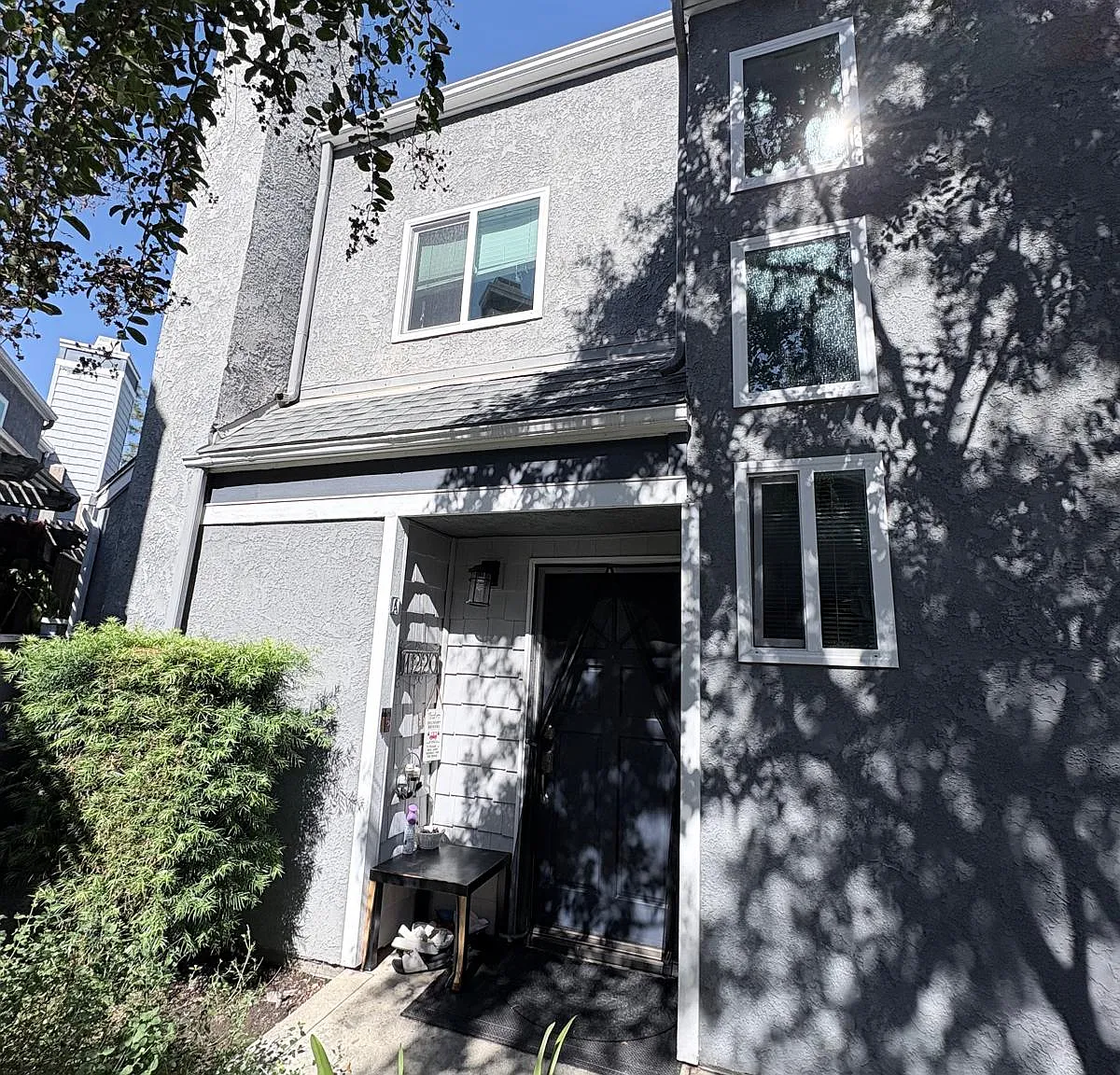 3 bed, 2.5 bath, 1282 sqft, $3,990 — Photo 3