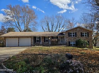 1105 14th St, Monett, MO 65708