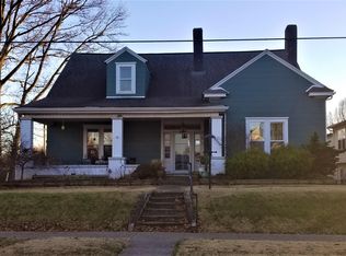 903 E Walnut St, Washington, IN 47501