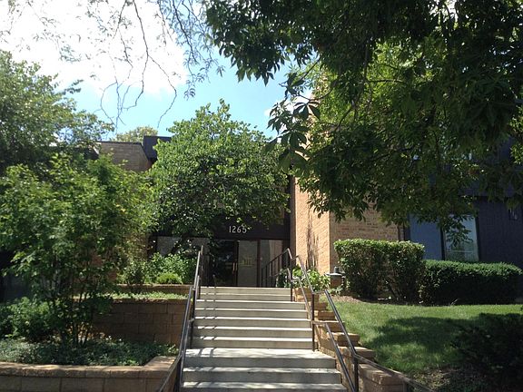 5th image of 1265 N Sterling Ave Unit 109