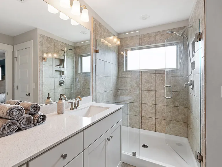 3334 Vinemont Dr — Photo 36