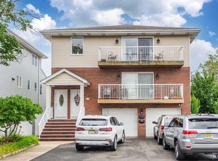 220 Thomas Ave, Lyndhurst, NJ 07071