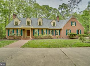 10 River Bluffs Dr, Fredericksburg, VA 22407