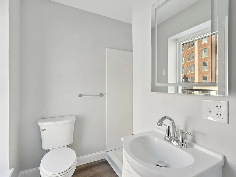 610 Congress St #8 — Photo 5