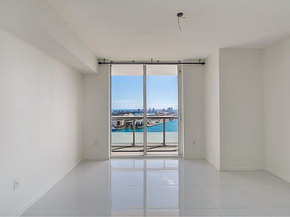 4th image of 50 Biscayne Blvd #3612