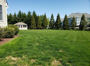 3 Roxbury Ct, Freehold, NJ 07728