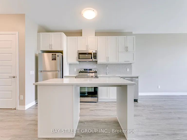 95 Dundas St W #107 — Photo 13