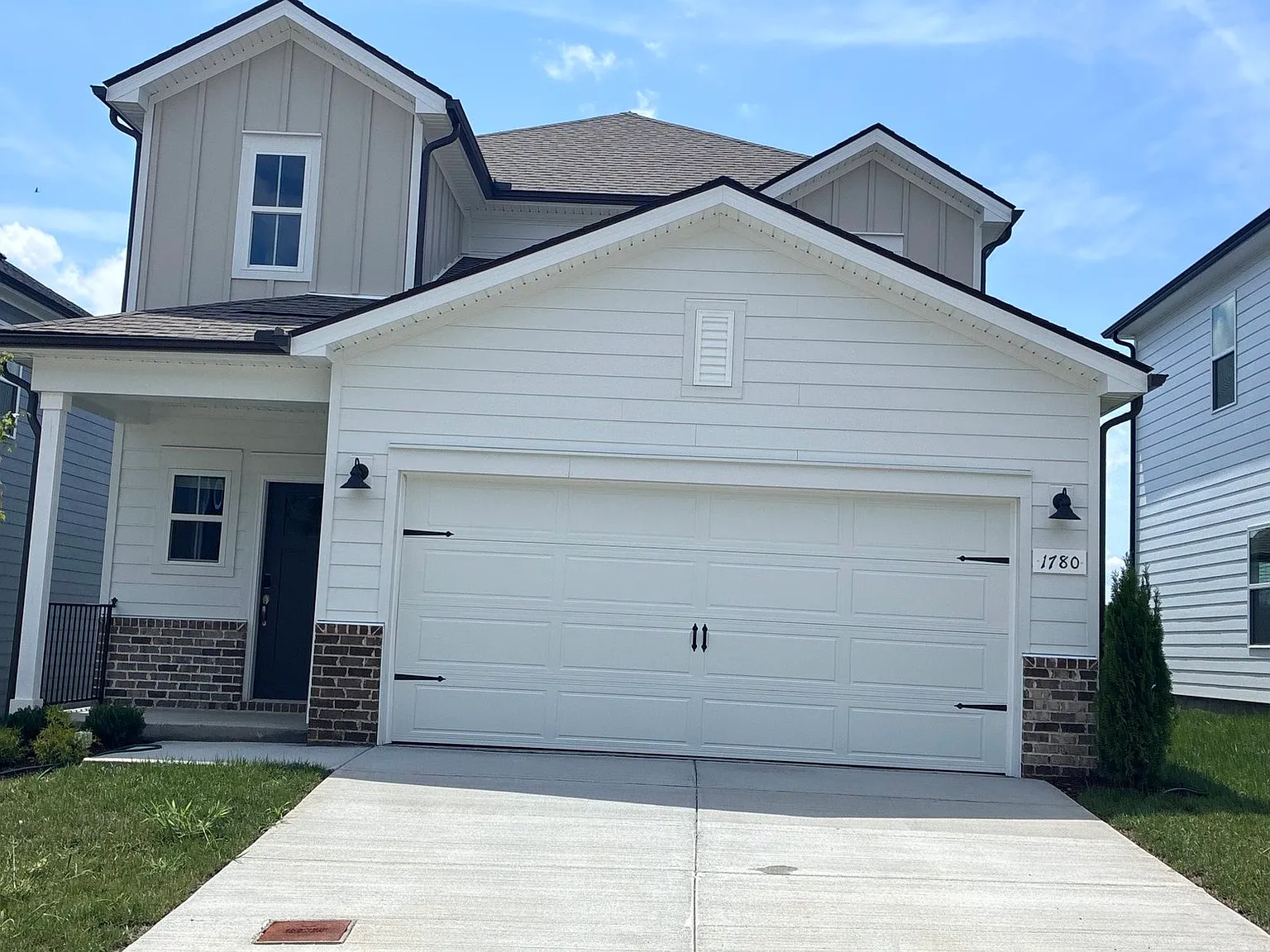 4 bed, 2018 sqft, $2,800 — Photo 1