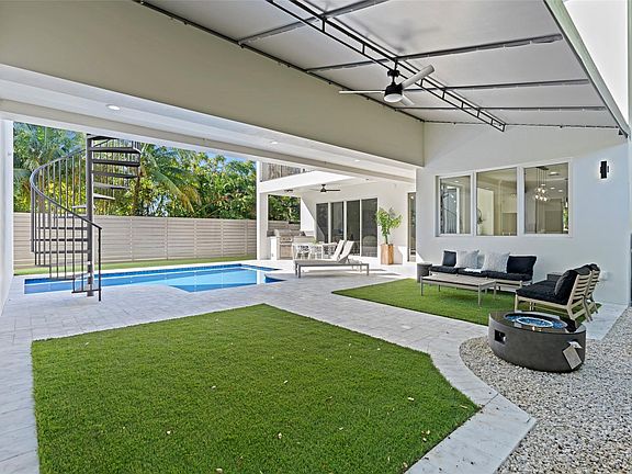 5th image of 2123 SW 10th Avenue