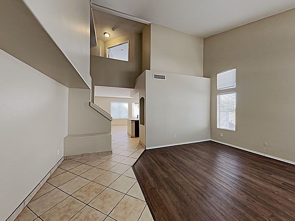 3rd image of 11049 W Augusta Ave