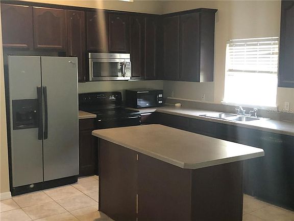 5th image of 997 Hacienda Cir