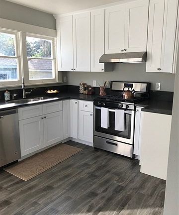 4th image of 416 E I St
