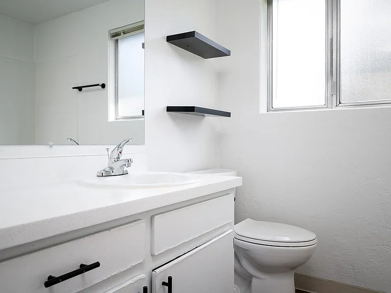 Pacific Park | Bathroom