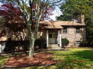 138 Ryan Dr, Stroudsburg, PA 18360