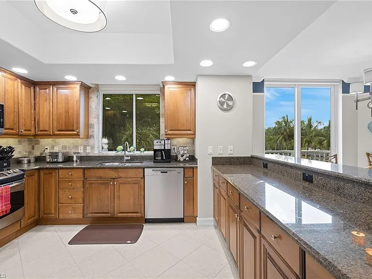 2748 Tiburon Blvd E #C-202 — Photo 4