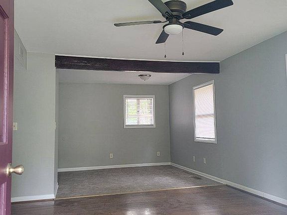 3rd image of 1632 1st St NE