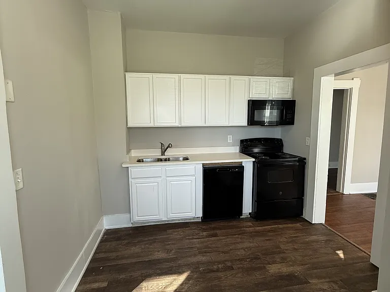2223 28th St W — Photo 13