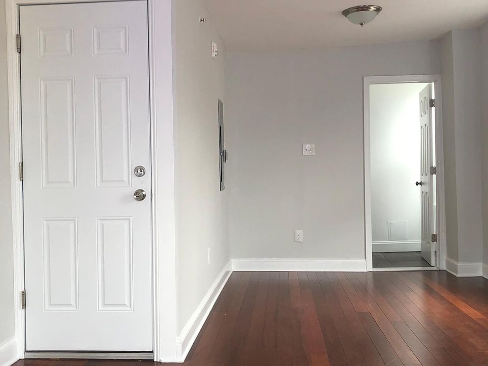 1st image of 3005 W Girard Ave APT 3
