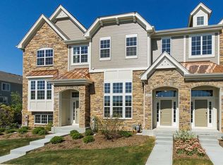 343 Saunders Cir, Carol Stream, IL 60188