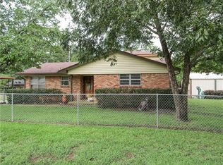 9396 Ash Ln, Quinlan, TX 75474