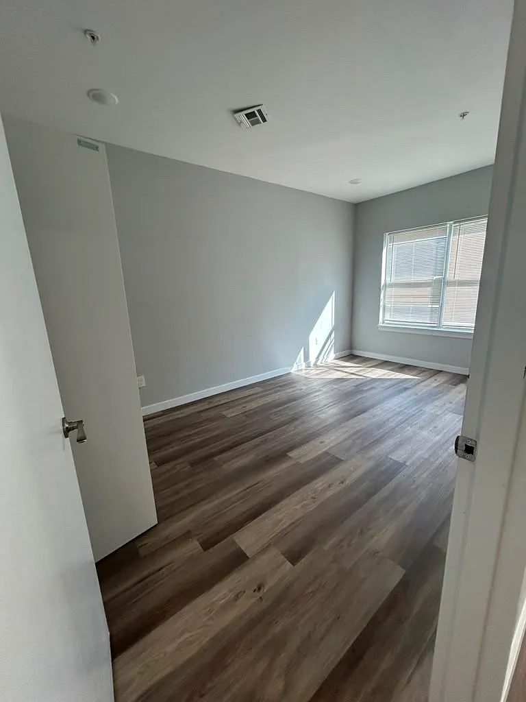 1 bed, $1,963 — Photo 3
