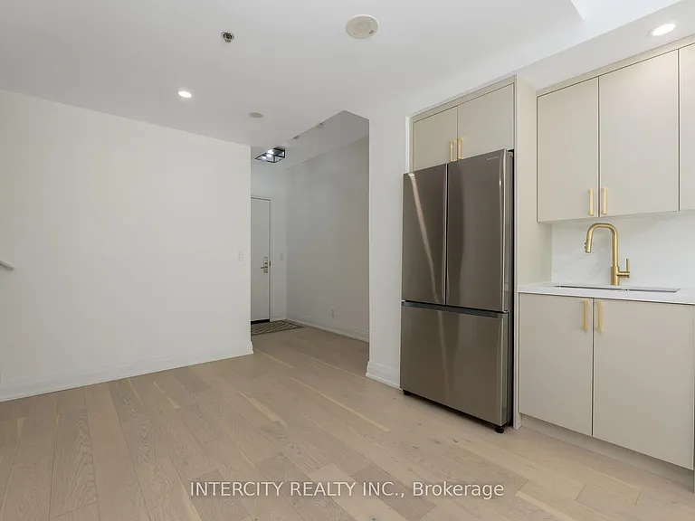 21 Nelson St #LPH32 — Photo 6