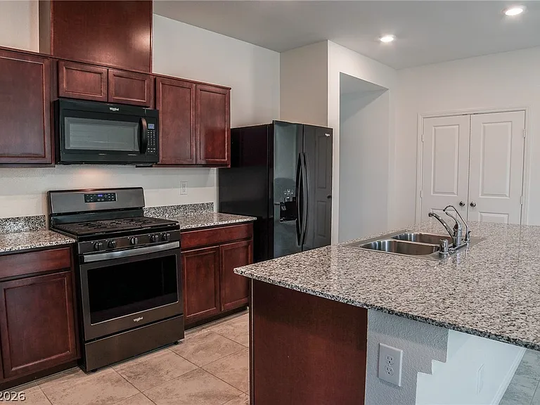 1818 Vibrant Barn Ave — Photo 10