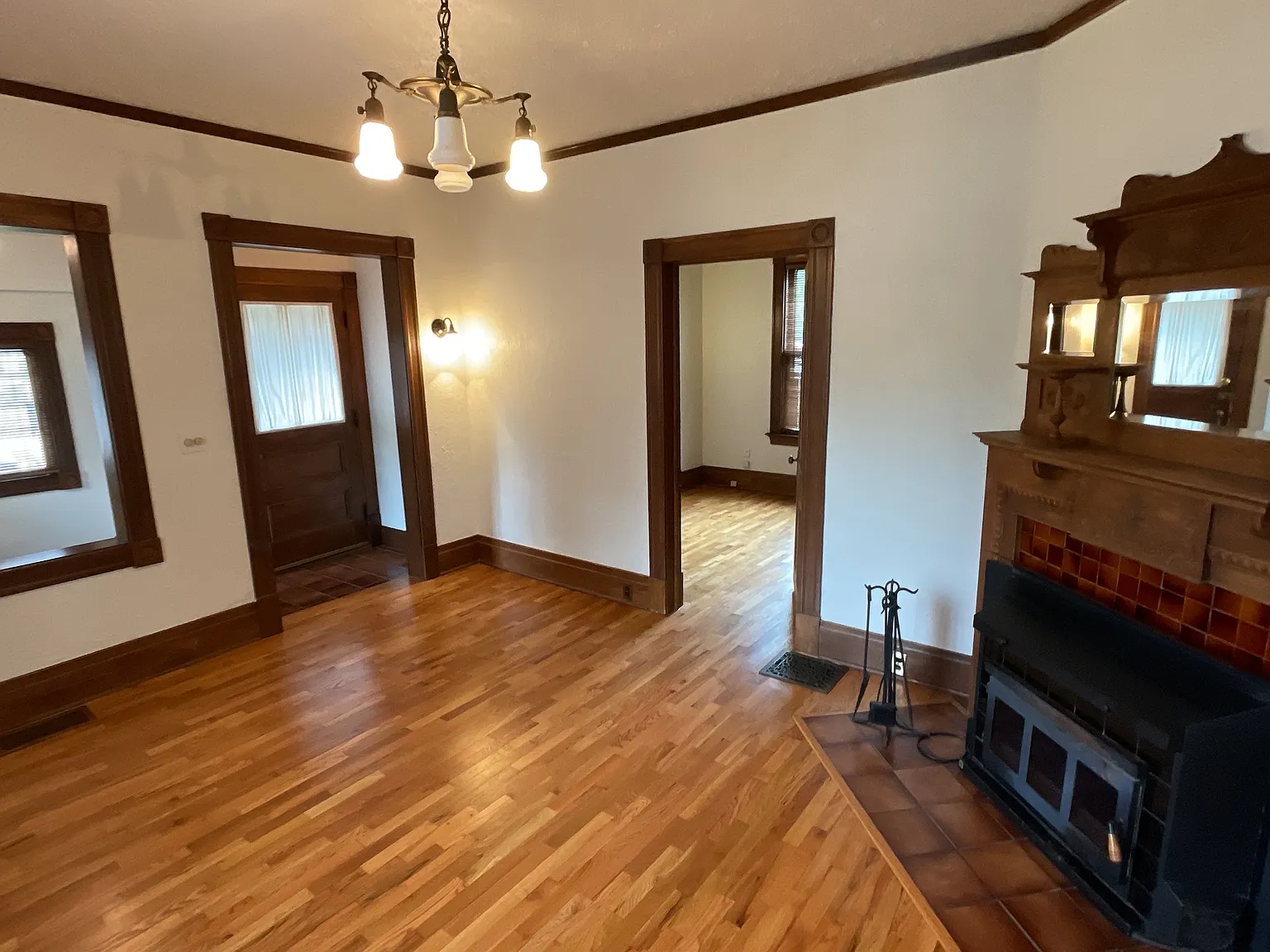 418 E Dale Street — Photo 3
