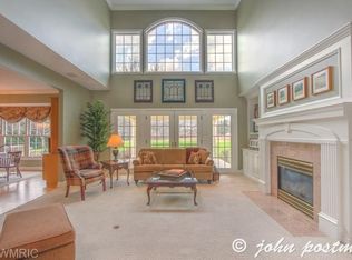 2929 Cooks Creek Dr NE, Grand Rapids, MI 49525