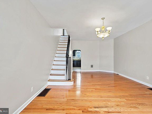 5th image of 3118 Boudinot St
