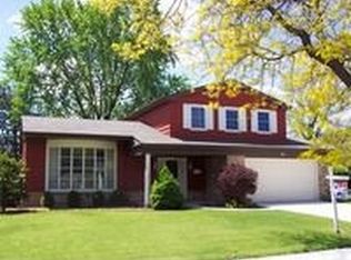 331 E Carpenter Dr, Palatine, IL 60067