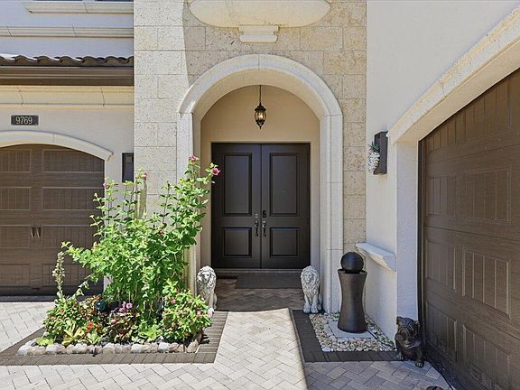 3rd image of 9769 Bozzano Drive