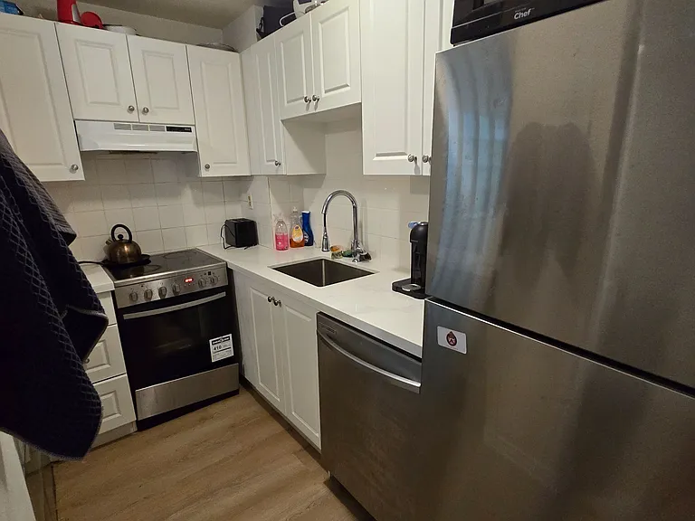 558 Spadina Cres #6 — Photo 9