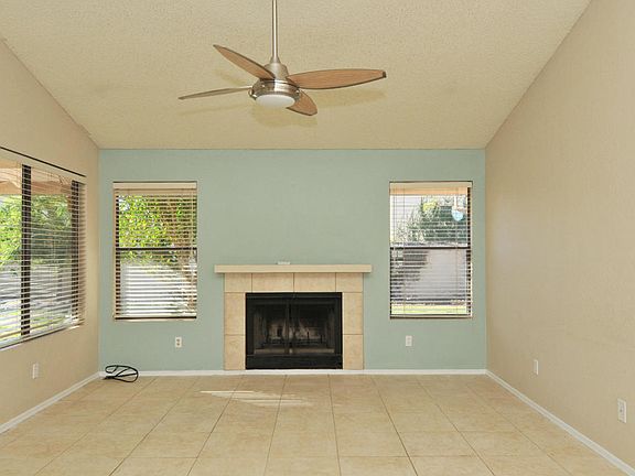 4th image of 10919 E Kalil Dr