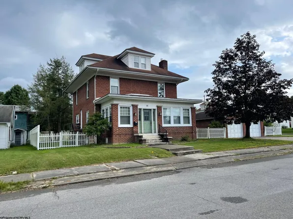 35 Hart Ave, Buckhannon, WV 26201